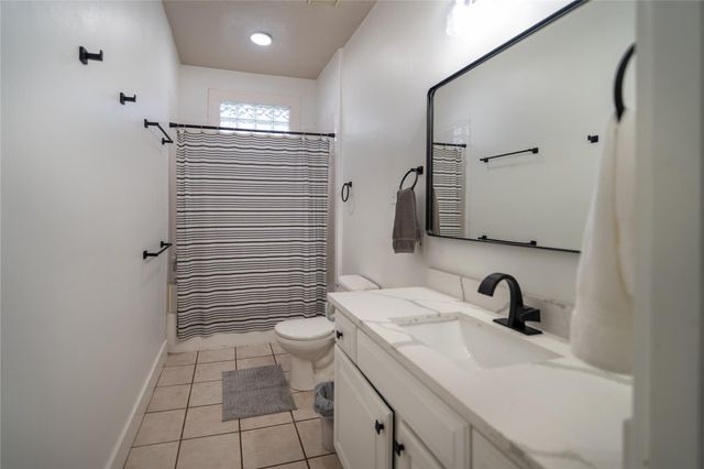 606 W Drew Street B, Houston, TX 77006