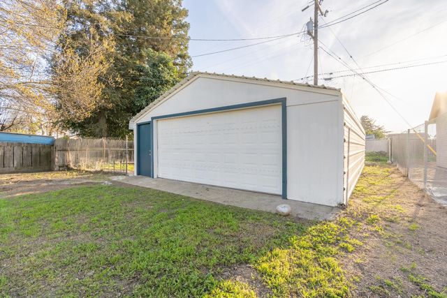 13475 Pear Street, Caruthers, CA 93609