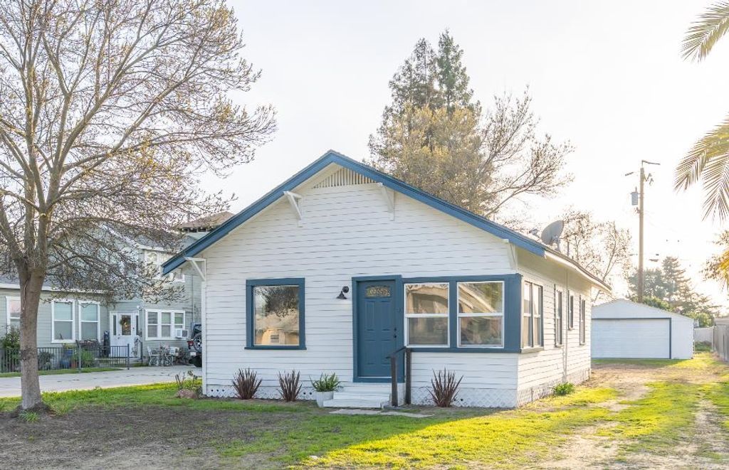 13475 Pear Street, Caruthers, CA 93609