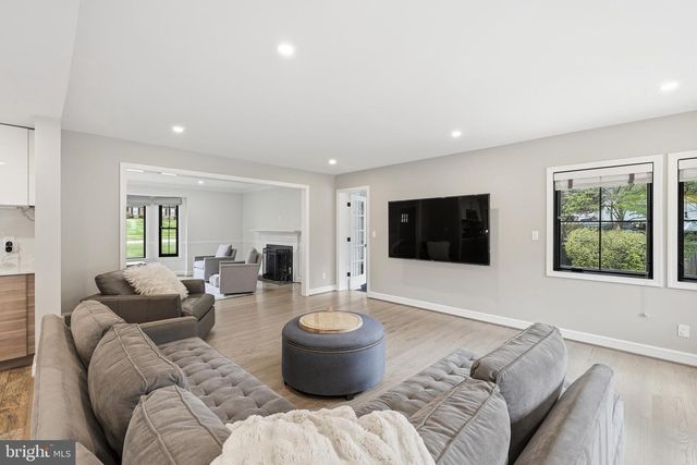 10712 LOCKLAND RD, Potomac, MD 20854