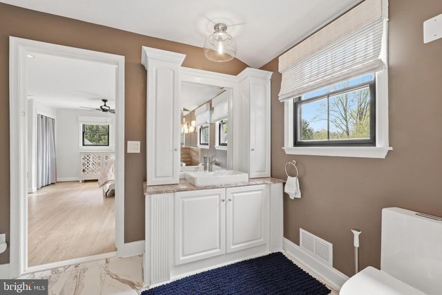 10712 LOCKLAND RD, Potomac, MD 20854