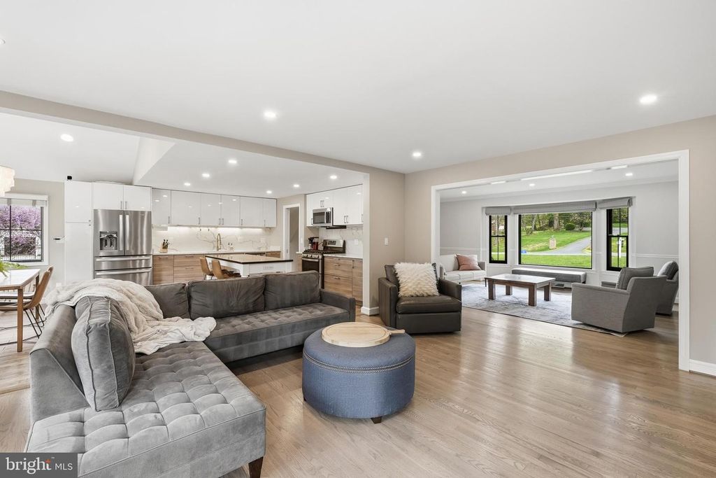 Image 13 of property listing at 10712 LOCKLAND RD, Potomac, MD 20854