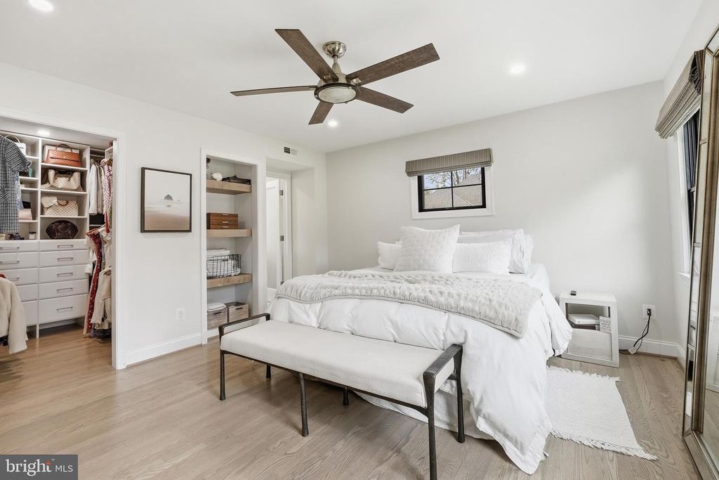 Image 26 of property listing at 10712 LOCKLAND RD, Potomac, MD 20854