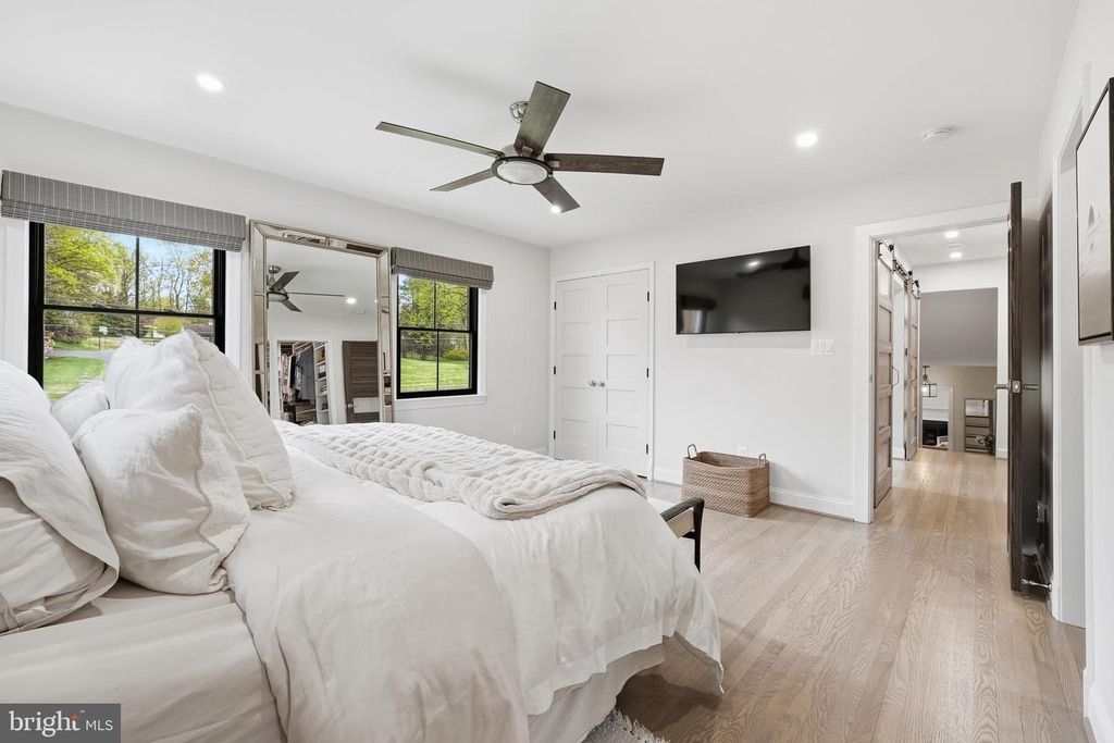 Image 28 of property listing at 10712 LOCKLAND RD, Potomac, MD 20854