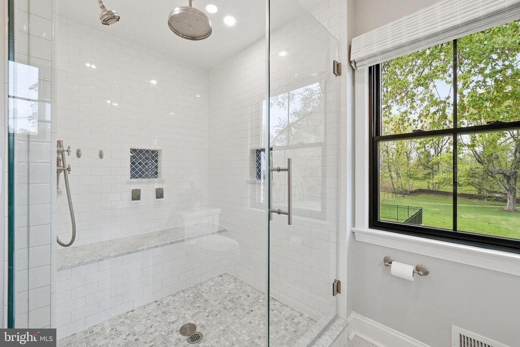 Image 30 of property listing at 10712 LOCKLAND RD, Potomac, MD 20854