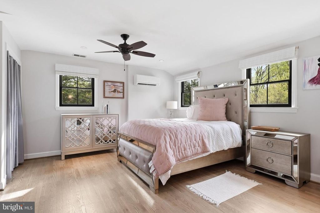 Image 36 of property listing at 10712 LOCKLAND RD, Potomac, MD 20854