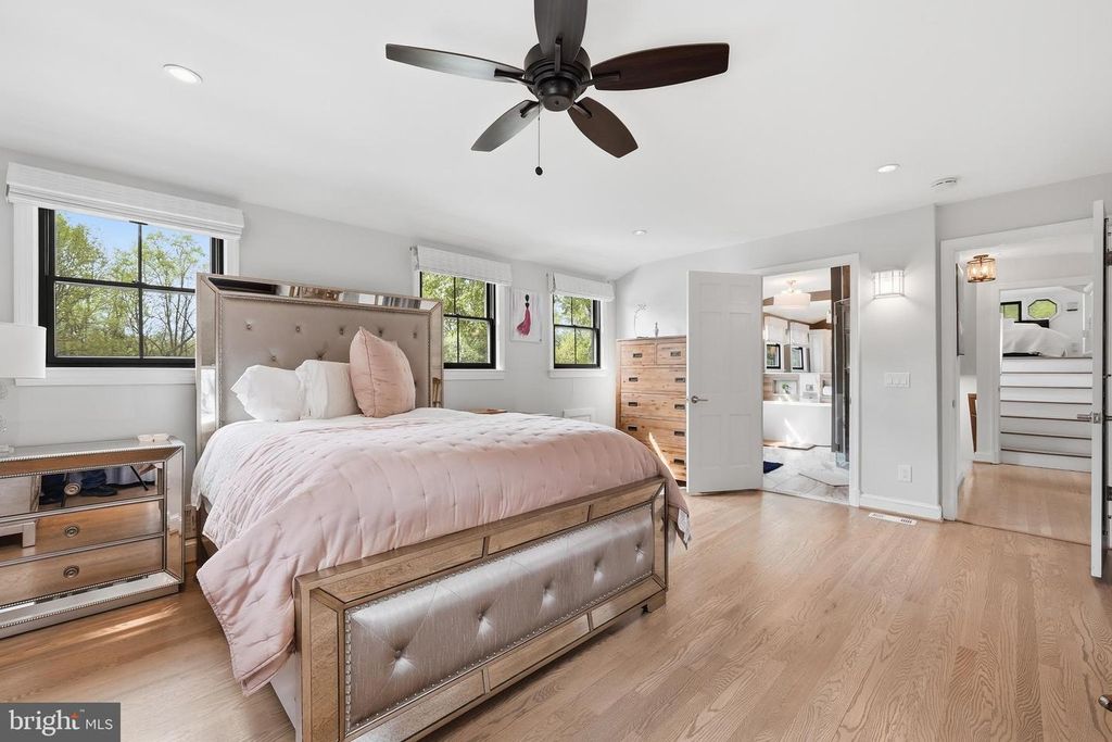 Image 37 of property listing at 10712 LOCKLAND RD, Potomac, MD 20854