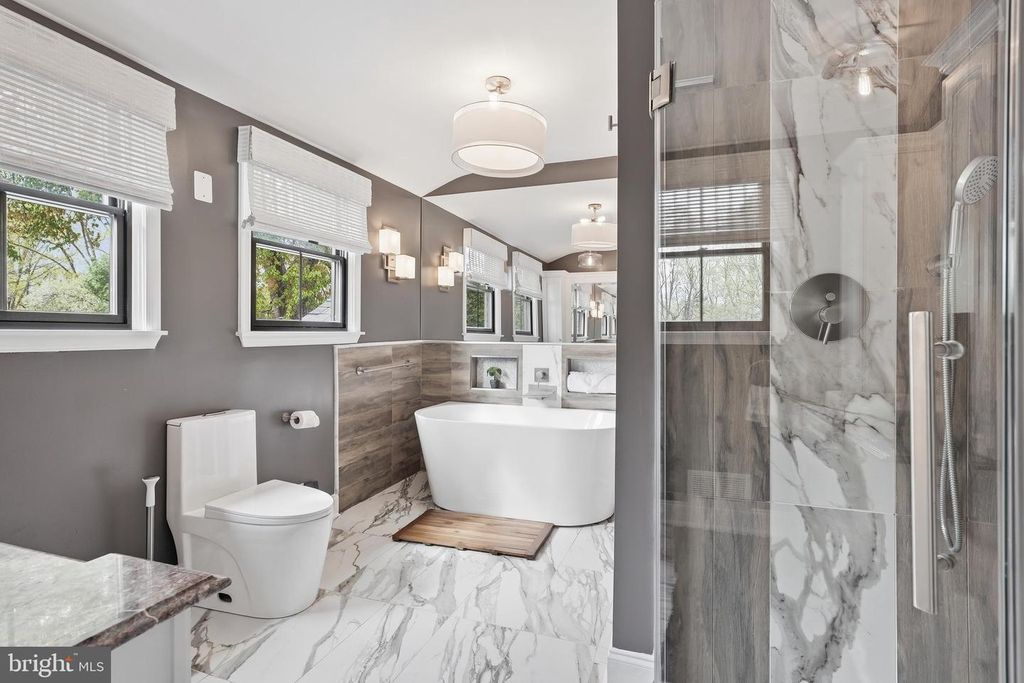 Image 39 of property listing at 10712 LOCKLAND RD, Potomac, MD 20854