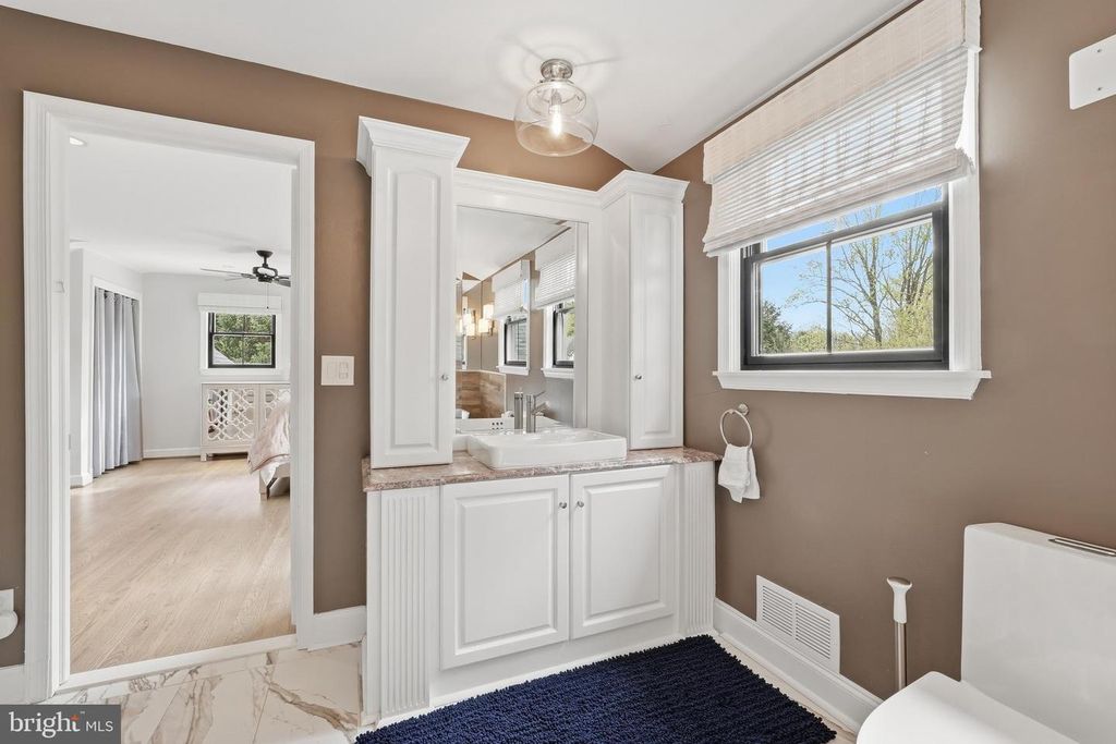 Image 40 of property listing at 10712 LOCKLAND RD, Potomac, MD 20854