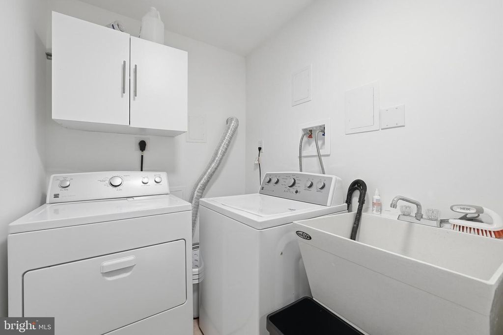 Image 52 of property listing at 10712 LOCKLAND RD, Potomac, MD 20854