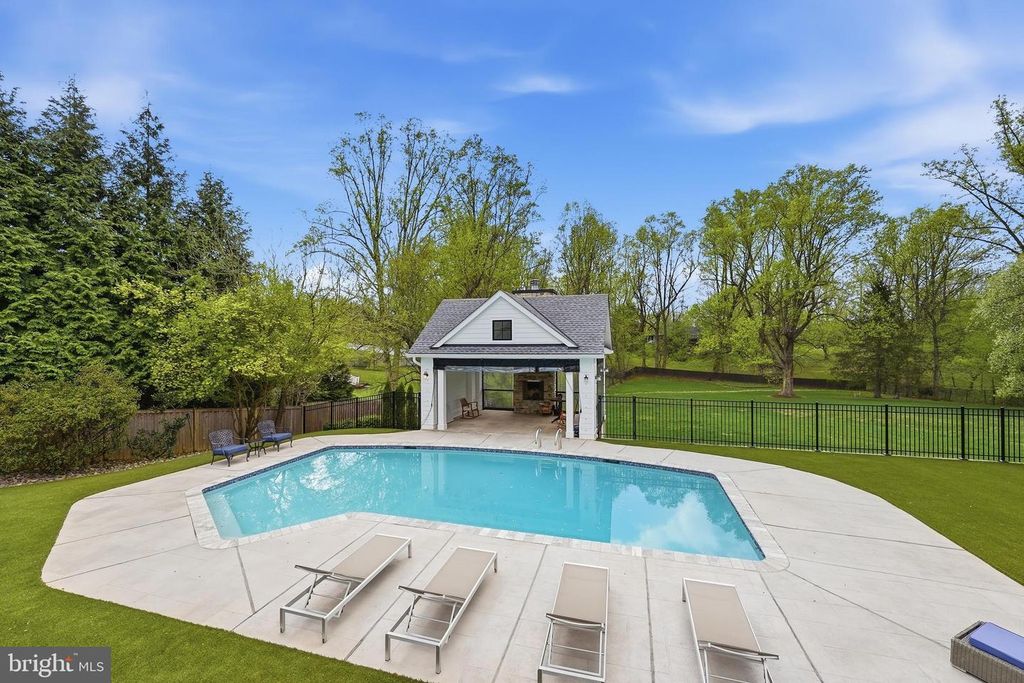 Image 57 of property listing at 10712 LOCKLAND RD, Potomac, MD 20854