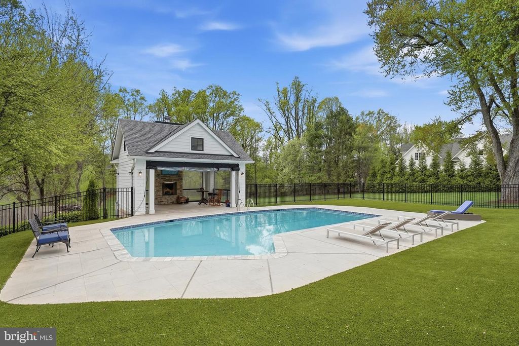 Image 59 of property listing at 10712 LOCKLAND RD, Potomac, MD 20854