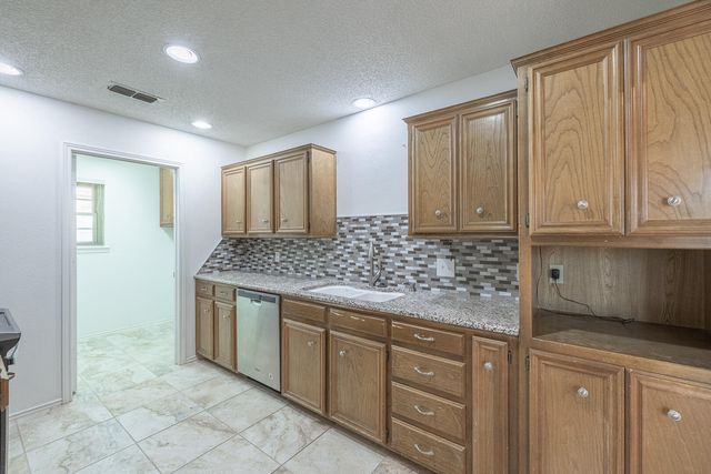 2714 80th Street, Lubbock, TX 79423