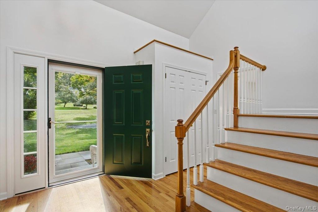 34 Old Town Crossing, Mount Kisco, NY 10549 — photo 4
