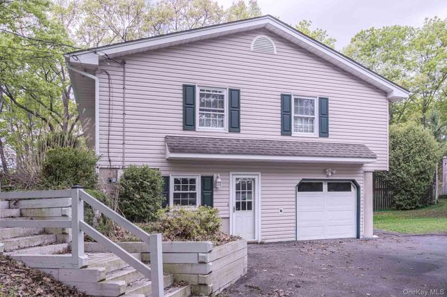 18 Southside Drive, Monroe, NY 10950