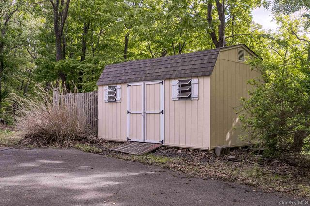 18 Southside Drive, Monroe, NY 10950