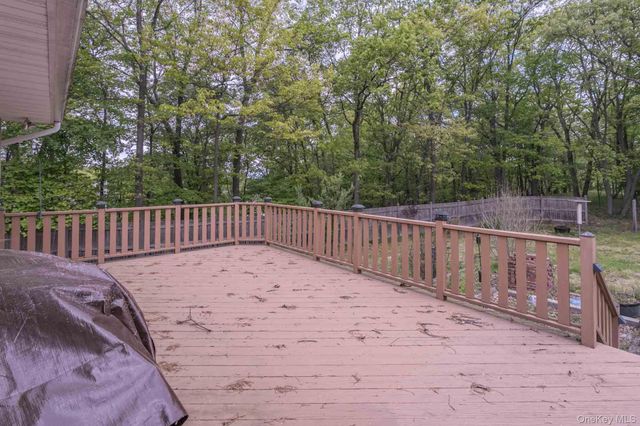 18 Southside Drive, Monroe, NY 10950