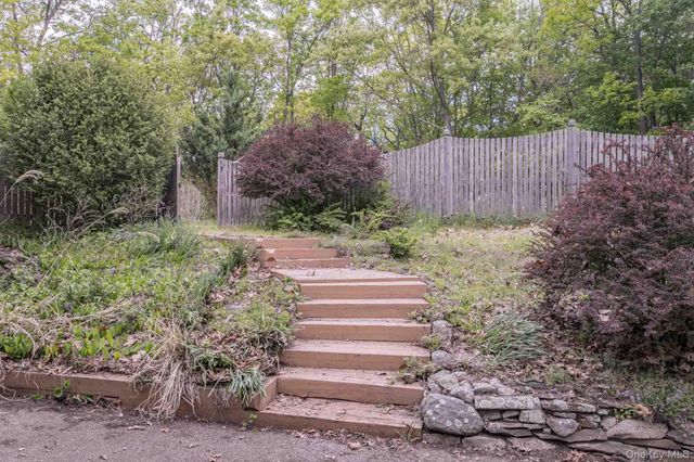 18 Southside Drive, Monroe, NY 10950