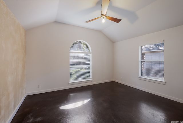 5 Carah Ct, San Antonio, TX 78216