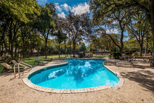 5 Carah Ct, San Antonio, TX 78216