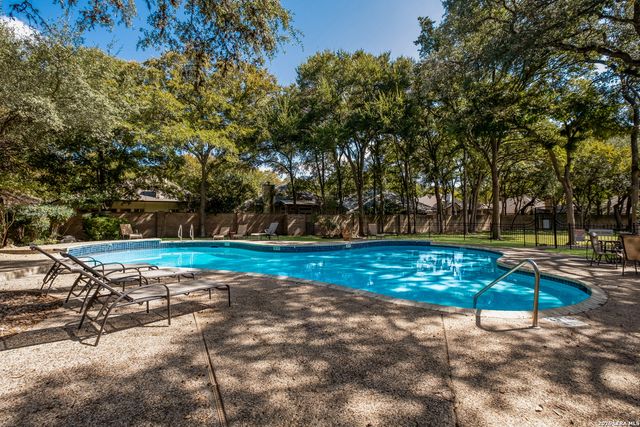 5 Carah Ct, San Antonio, TX 78216