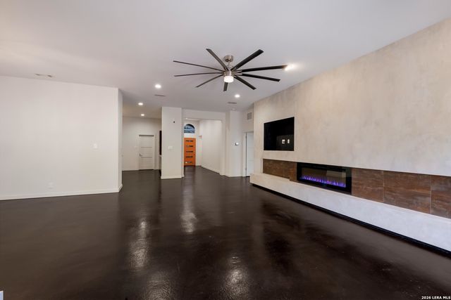 5 Carah Ct, San Antonio, TX 78216