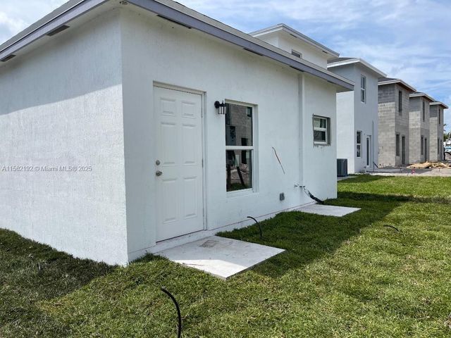 401 NW 12th Ave, Boynton Beach, FL 33435