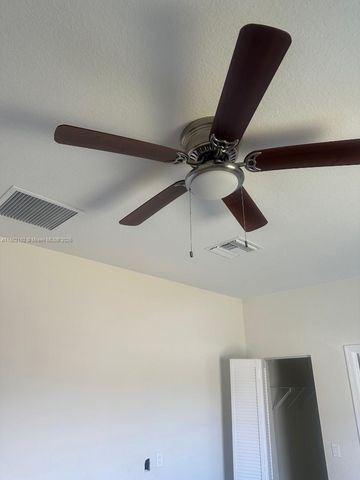 401 NW 12th Ave, Boynton Beach, FL 33435