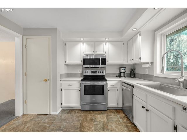 1829 Sw 17TH St, Gresham, OR 97080