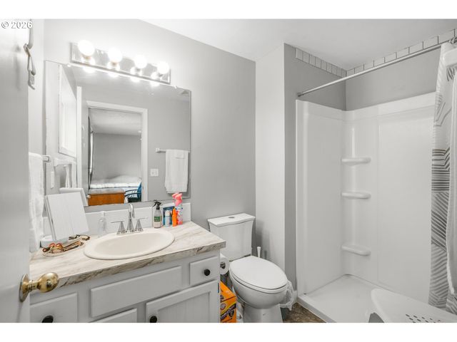 1829 Sw 17TH St, Gresham, OR 97080