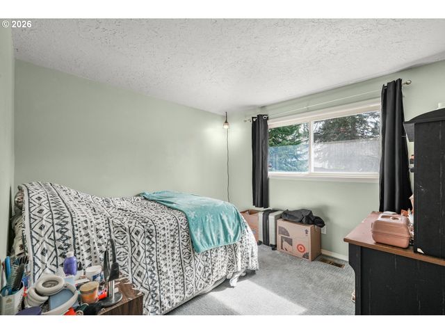 1829 Sw 17TH St, Gresham, OR 97080