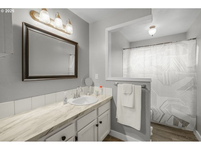 1829 Sw 17TH St, Gresham, OR 97080