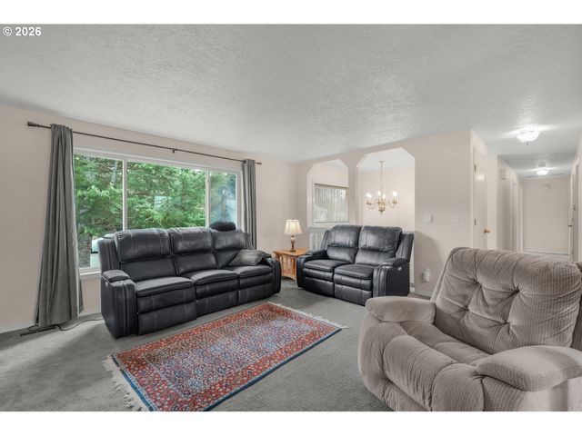 1829 Sw 17TH St, Gresham, OR 97080