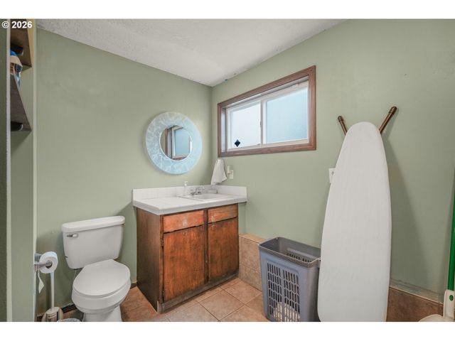 1829 Sw 17TH St, Gresham, OR 97080