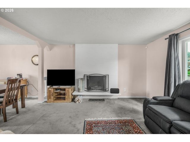 1829 Sw 17TH St, Gresham, OR 97080