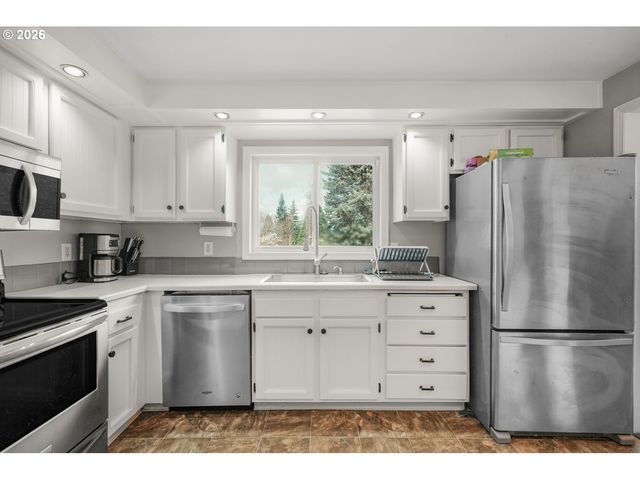 1829 Sw 17TH St, Gresham, OR 97080