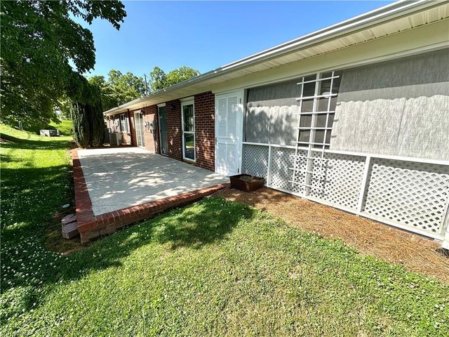 2023 N Main Street B, Mount Airy, NC 27030