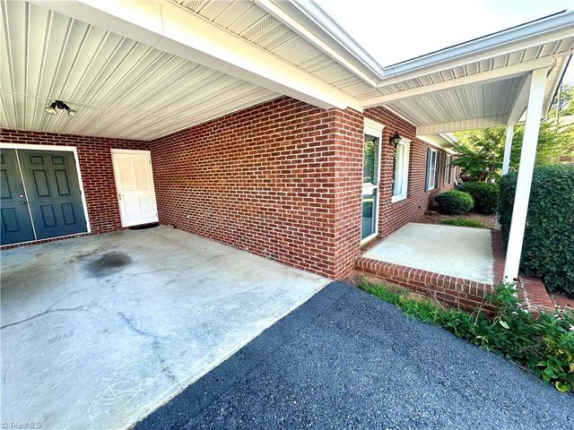 2023 N Main Street B, Mount Airy, NC 27030