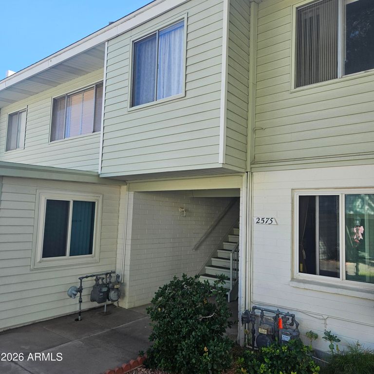 2575 W BERRIDGE Lane D209, Phoenix, AZ 85017
