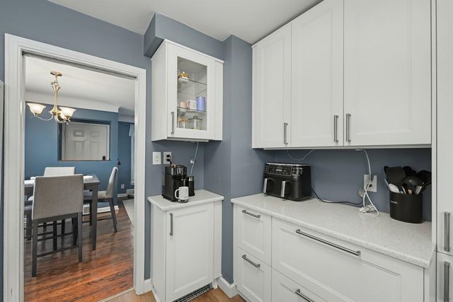 10061 Seltzer Street, Livonia, MI 48150