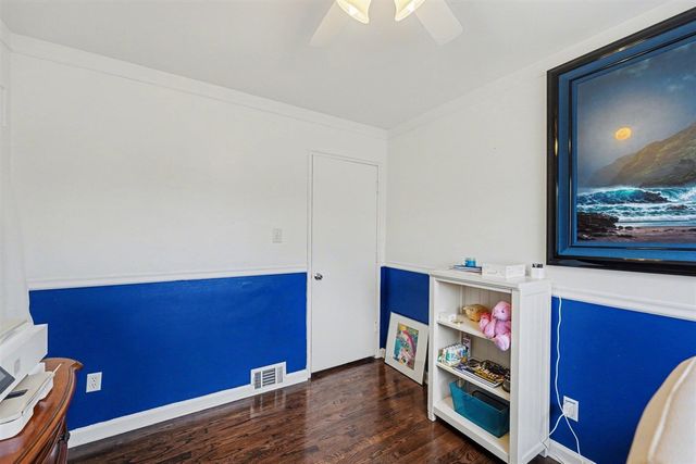 10061 Seltzer Street, Livonia, MI 48150