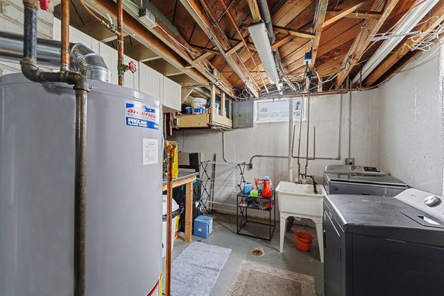 10061 Seltzer Street, Livonia, MI 48150