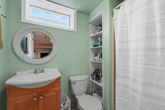 10061 Seltzer Street, Livonia, MI 48150