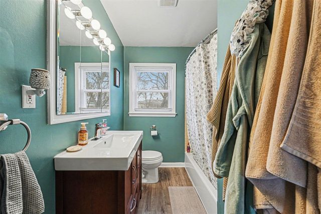 10061 Seltzer Street, Livonia, MI 48150