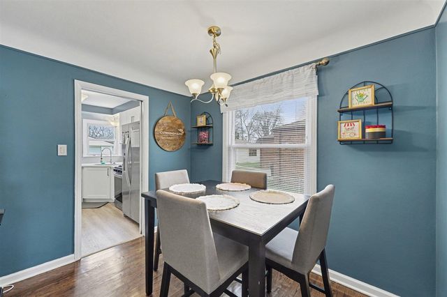 10061 Seltzer Street, Livonia, MI 48150