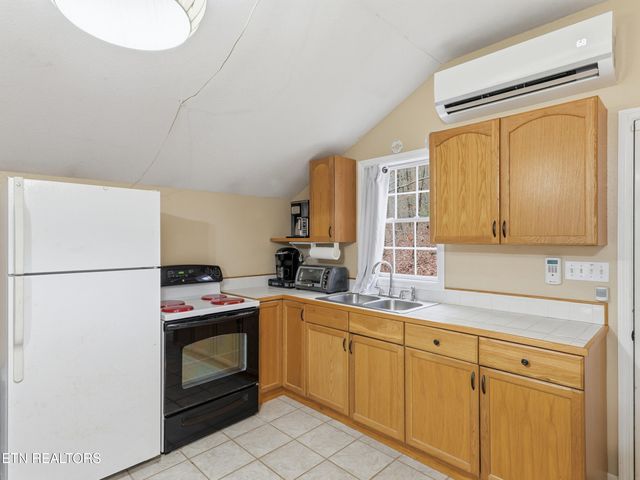 3772 Chilly Springs Rd, Maryville, TN 37803