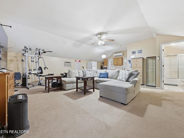 3772 Chilly Springs Rd, Maryville, TN 37803