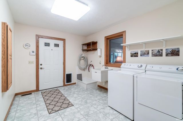 28 Ems W15 Lane, North Webster, IN 46555