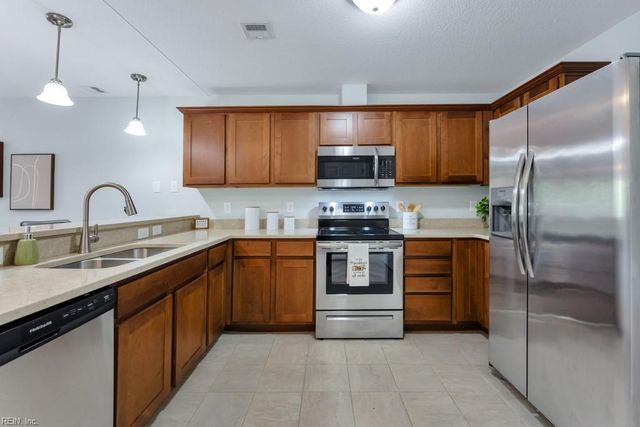 1016 Thoroughgood Way Apt 307, Chesapeake, VA 23324