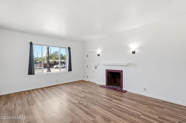 105 S Irving Avenue, Tucson, AZ 85711